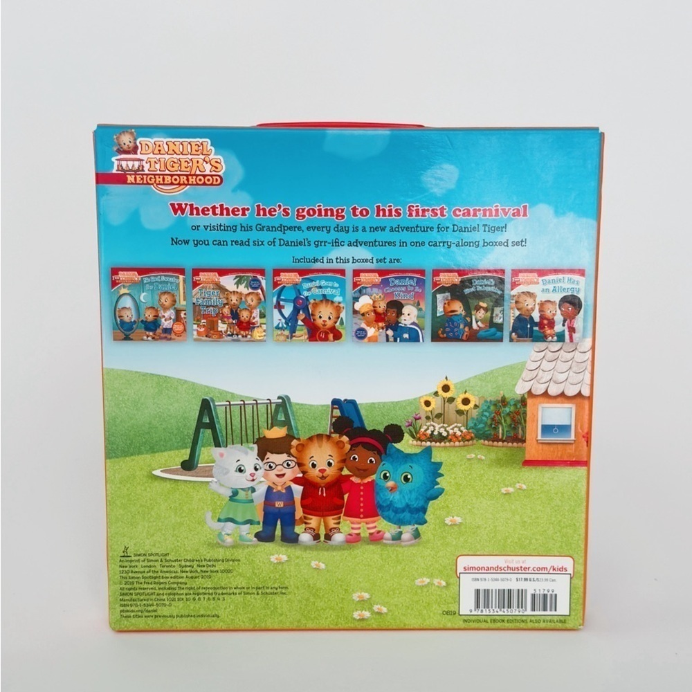 Grow and Go with Daniel Tiger  (Boxed Set): 6 Books​ - Picture 2 of 11